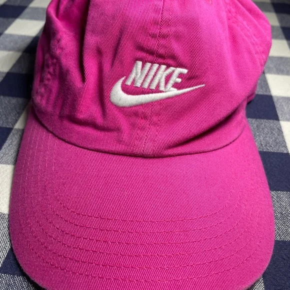 Nike hat - Picture 2 of 5
